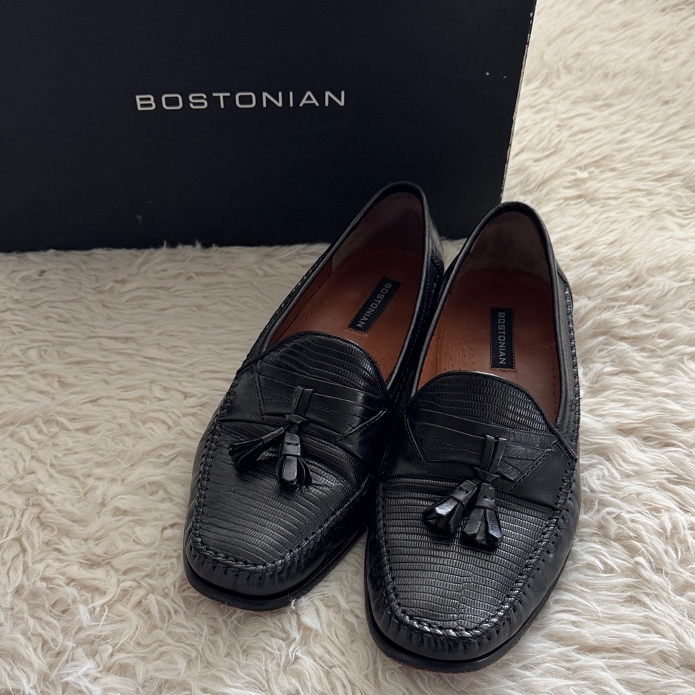 Bostonian Men's Classic Black Tassel Loafers